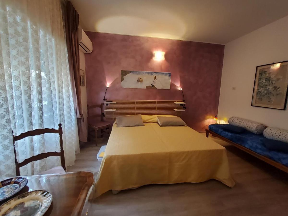 Annadia Sweet Home B&B Ostia Buitenkant foto