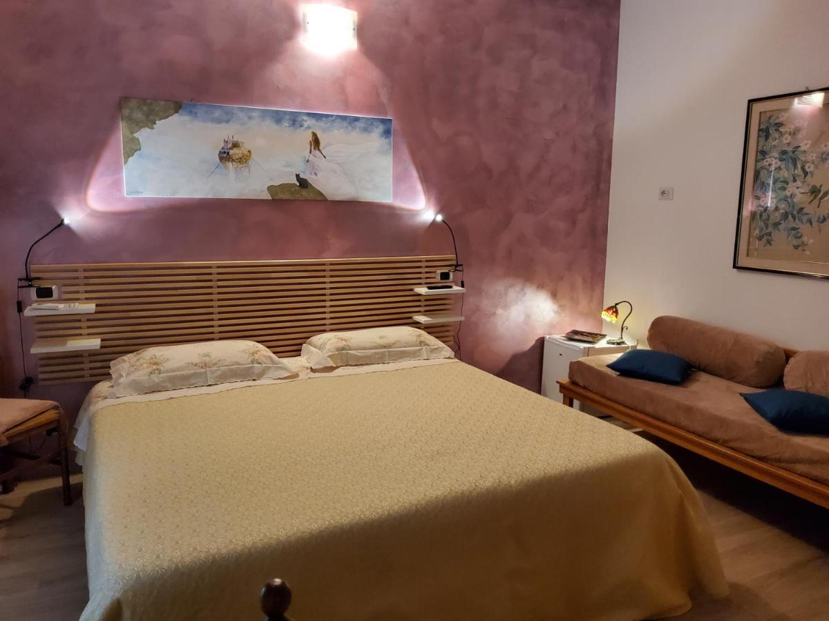 Annadia Sweet Home B&B Ostia Buitenkant foto