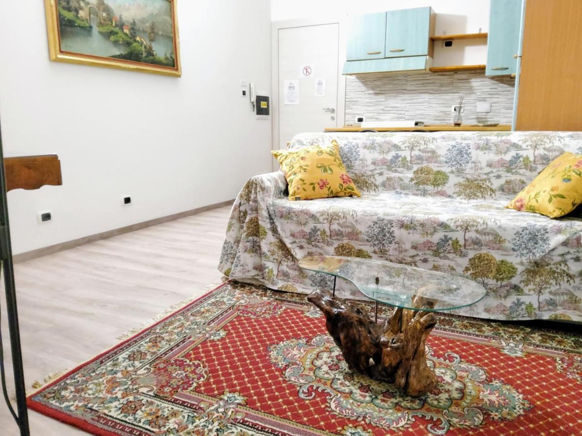 Annadia Sweet Home B&B Ostia Buitenkant foto