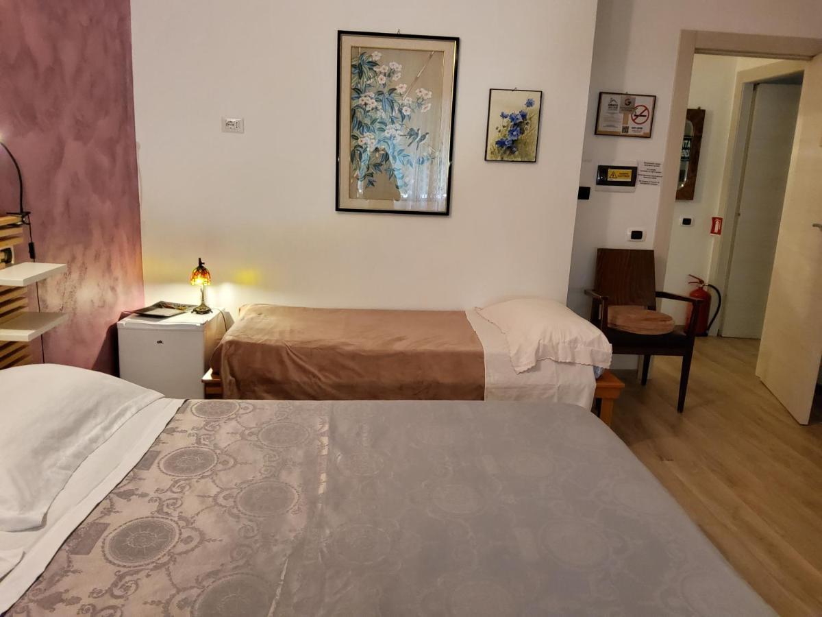 Annadia Sweet Home B&B Ostia Buitenkant foto